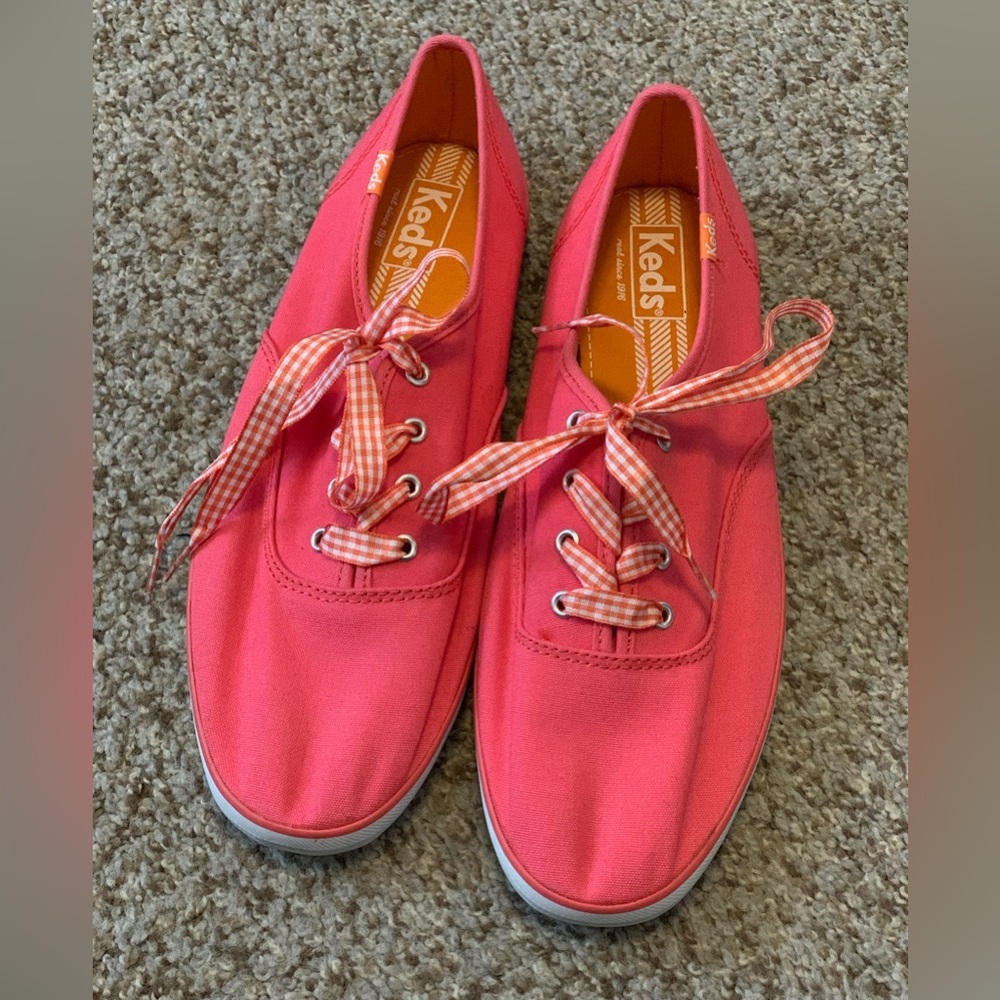 Keds flamingo pink boating shoes canvas Barbiecore
